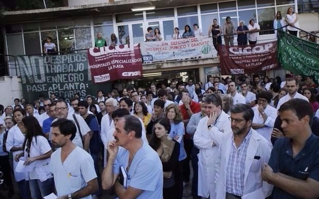 Médicos bonaerenses anunciaron paro por aumento salarial