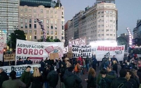 Trabajadores de Pepsico reclaman frente al Obelisco — Buenos Aires Trabajadores de Pepsico reclaman frente al Obelisco — Buenos Aires