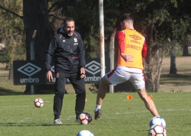 Matosas repitió equipo pensando en la Copa