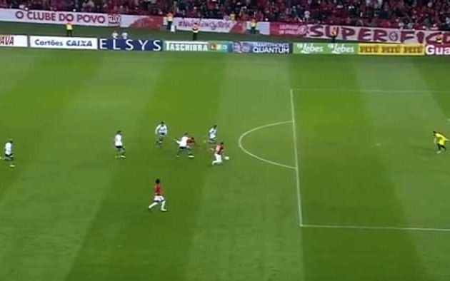 El polémico gol que ha provocado un escándalo en Brasil — YouTube