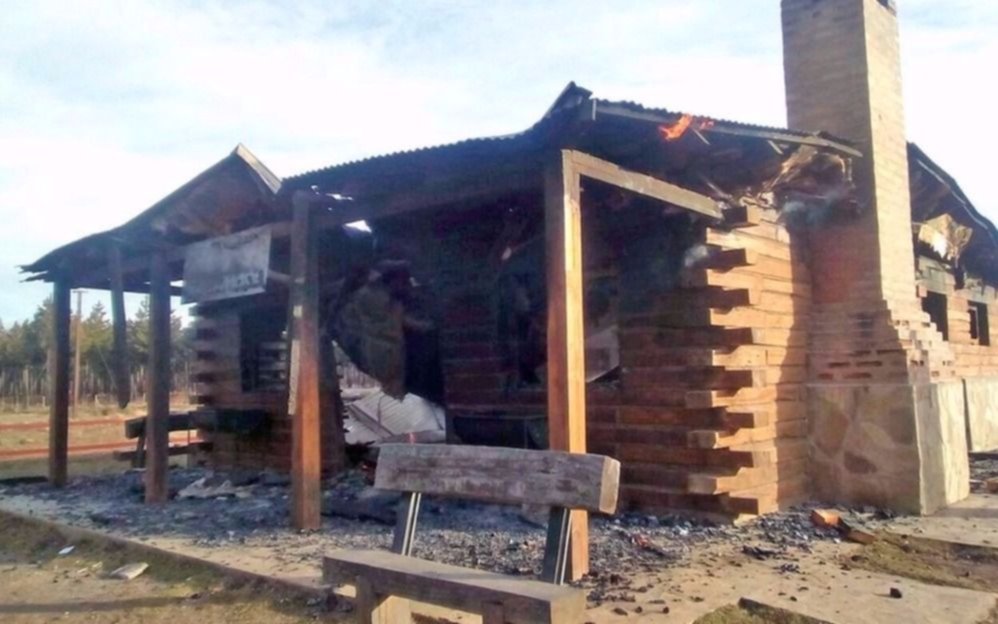 Incendian una emblemática estación de La Trochita — Chubut
