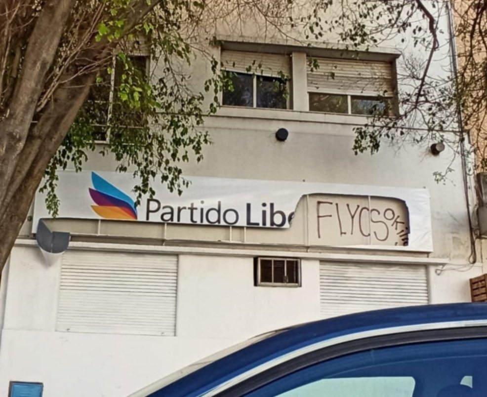 Denuncian un ataque vandálico en la sede local del Partido Libertario