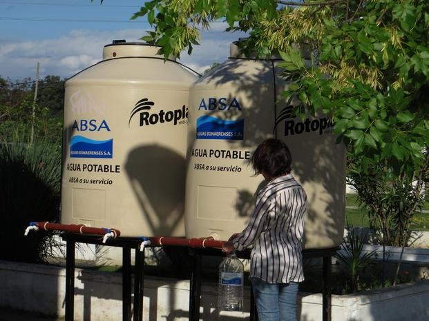 Instalan Cisternas Para Abastecer De Agua Potable A Gonnet Y Villa Castells