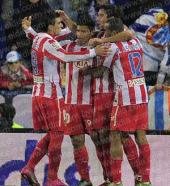 El Kun puso al Atlético en los cuartos de final