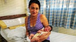 Emanuel, el primer bebé platense en 2012