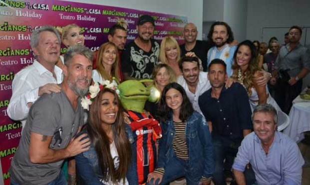 Tinelli, de Punta del Este a Carlos Paz, para ver la obra de teatro de su primo