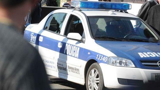 Comisario se suicida tras herir con un cuchillo a su novia