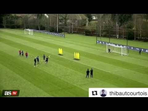 El arquero belga que emuló a Messi en un entrenamiento