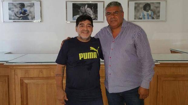 En medio de la pelea de la AFA, Maradona se reunió con "Chiqui" Tapia y estará con Infantino