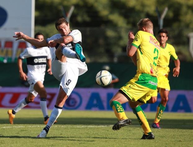Gimnasia arrancó con los entrenamientos y acordó un partido amistoso