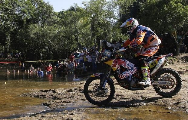 La segunda etapa del Dakar se puso en marcha en Resistencia: Loeb ganó en autos