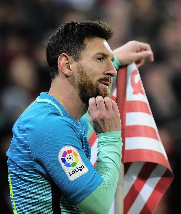 Lo desplazaron por criticar a Messi