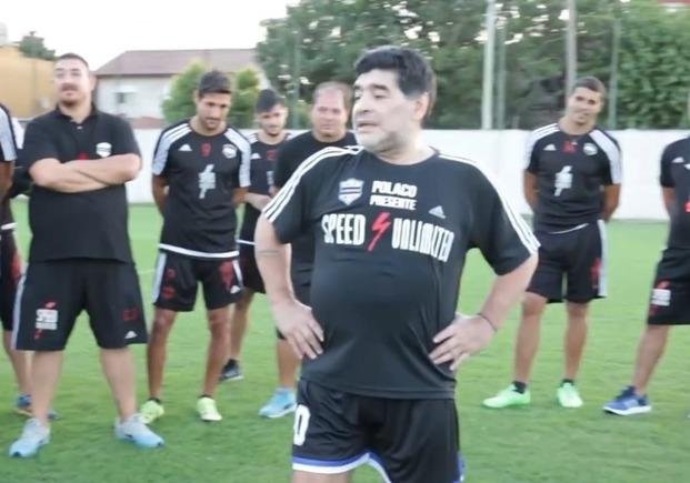 Maradona entrenó con Riestra