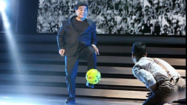 Maradona le pidió perdón a su hijo, se acordó de Pelé y fue crítico con Higuaín