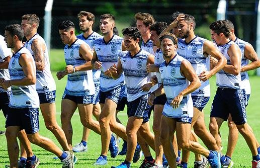 Mientras espera por los refuerzos, el plantel sigue trabajando en Estancia