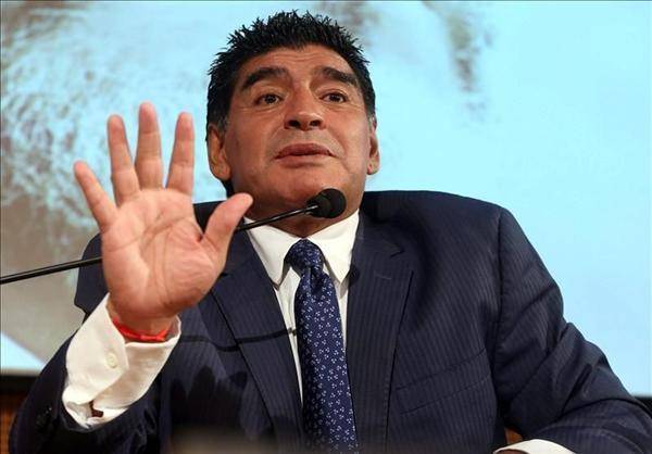 Polémica por el protagónico de Diego Maradona en un espectáculo en Nápoles