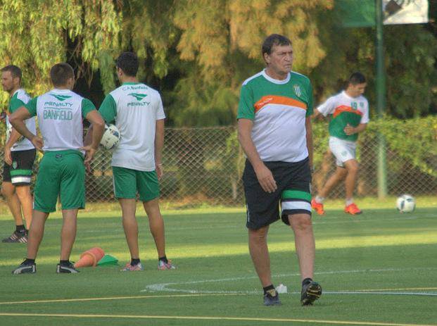 Un DT de primera división les pidió a sus jugadores entrenar pese a la deuda: aceptaron