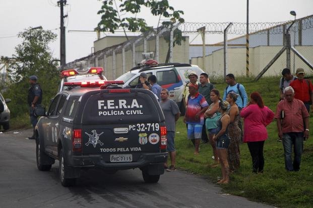 Al menos 60 muertos por guerra de narcos en una cárcel de Brasil