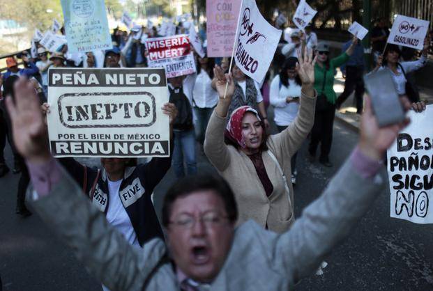 Caos en México por alza de naftas: un muerto y 600 detenidos