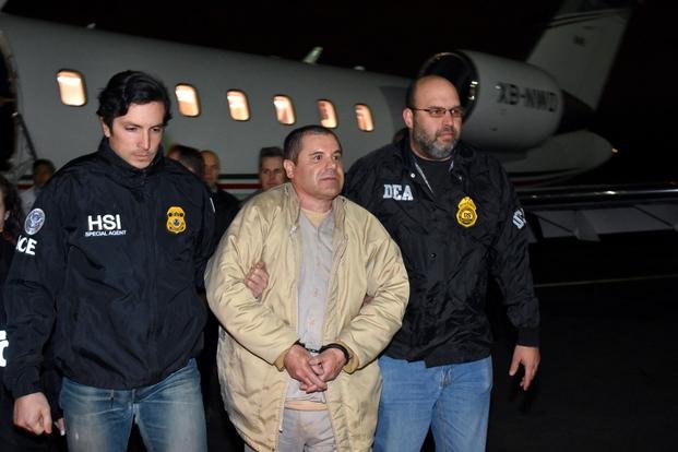 El Chapo Guzmán aterrizó en EEUU, donde fue extraditado desde México