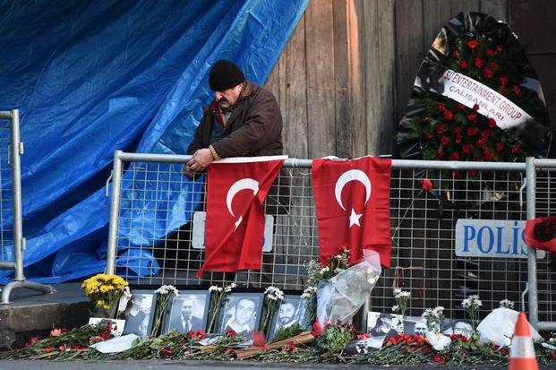 El ISIS se atribuyó el ataque armado al boliche en Estambul