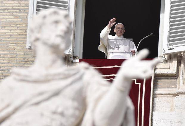 Francisco se solidarizó con víctimas del terremoto de Italia