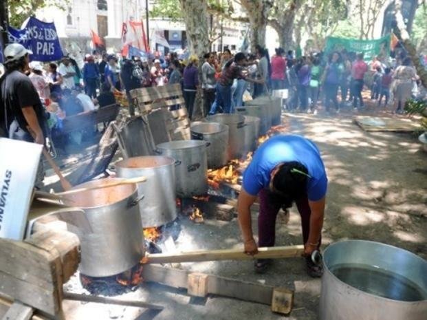 Anuncian ollas populares en demanda de la reglamentación de la Emergencia Social