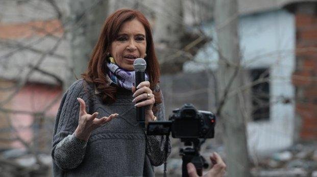 Cristina habló de "espionaje político" y acusó al juez Lijo de "organizar las escuchas"