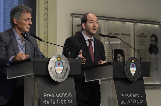 Gobierno anunció normativa para 
"diferenciar" precios al contado
