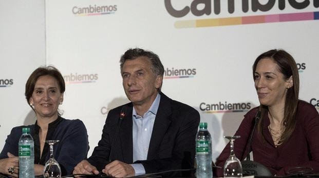 Junto a Vidal y Michetti, Macri se reúne con trabajadores en Casa Rosada