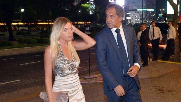 Los viajes oficiales de Scioli siguen en la mira