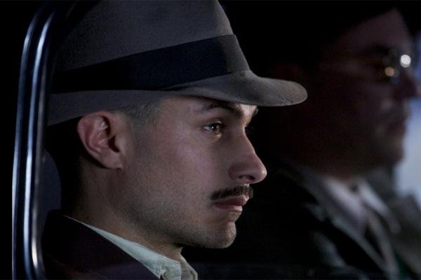 Gael García Bernal fue distinguido por su actuación en el filme “Neruda”