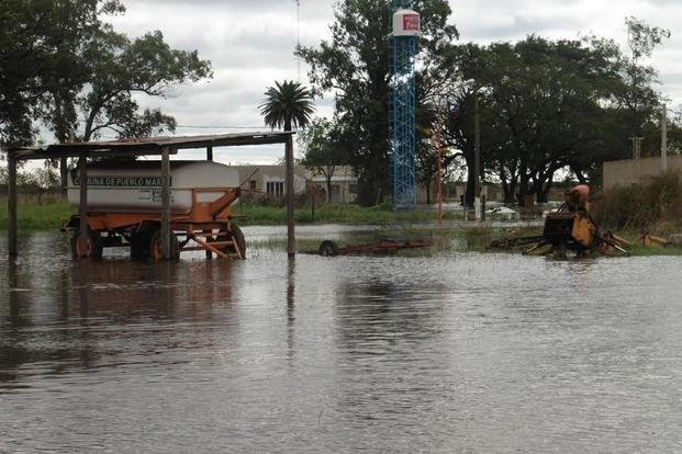 Ahogado por el agua, un pueblo santafesino anuncia su cierre