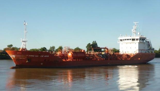 Hallan muerta a una mujer en barco
petrolero que zarpó del Puerto La Plata