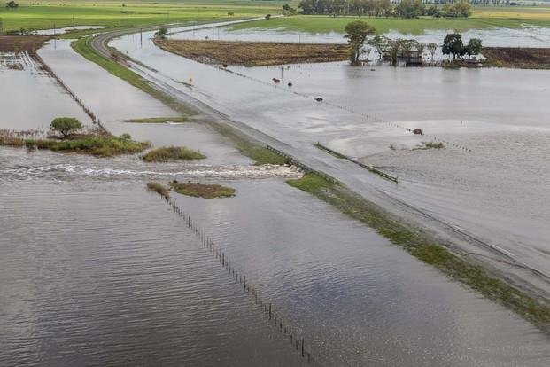 Inundaciones: habrá medidas adicionales para productores afectados