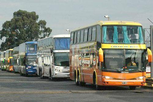 Realizarán controles en las rutas a micros de larga distancia y vehículos particulares