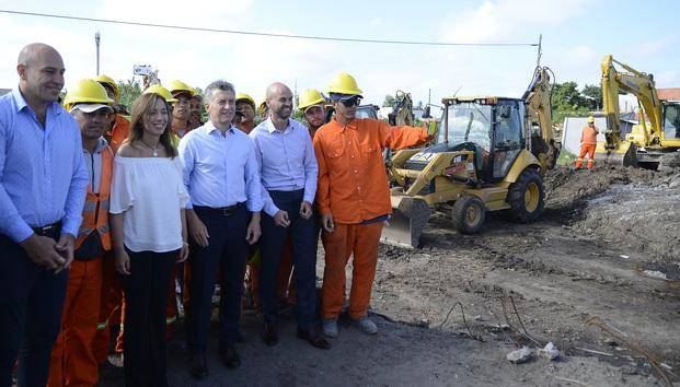 Junto a Vidal, Macri supervisó obras en Quilmes