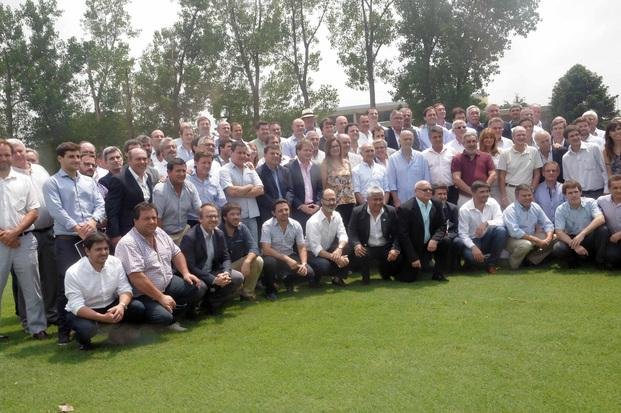 Vidal apura a los intendentes para que avancen con las obras