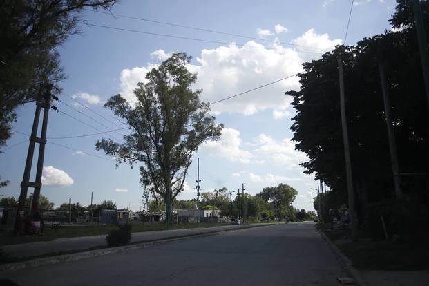 Buscan al hombre que mató a un vecino y baleó a un adolescente en Ringuelet