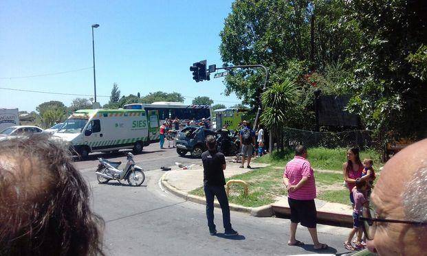 Choque trágico en Camino Centenario y 508: un muerto