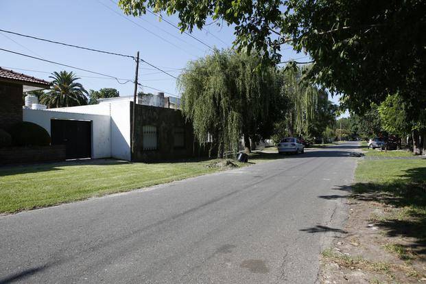 Entró en una casa de Gonnet con amigos y quiso cometer un asalto