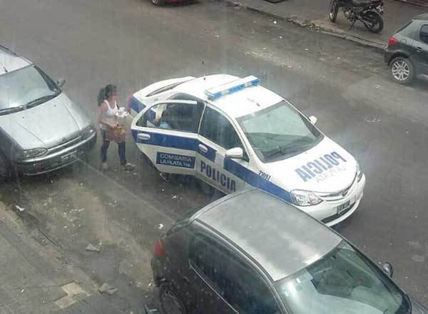 Imputaron al responsable del móvil policial que hizo un “delivery” en el Centro