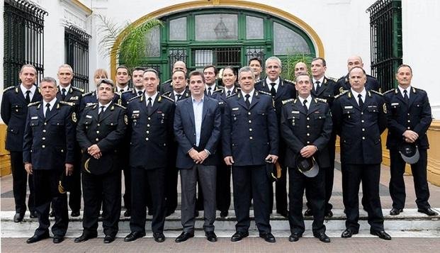 Por no blanquear sus bienes, en 4 meses quedarán afuera de la fuerza 58 policías