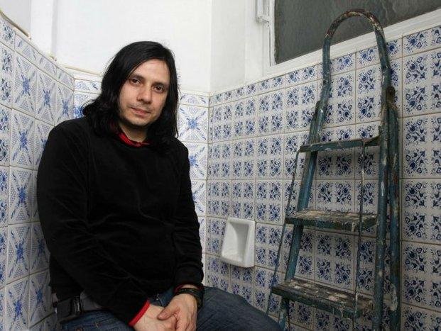 Prisión preventiva y embargo para un músico acusado de abusos