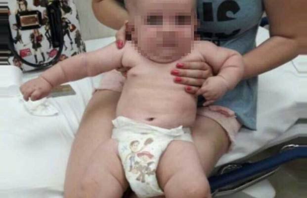 Roban auto y arrojan a bebé por la 
ventana: 'Lo tiraron como una bolsa'
