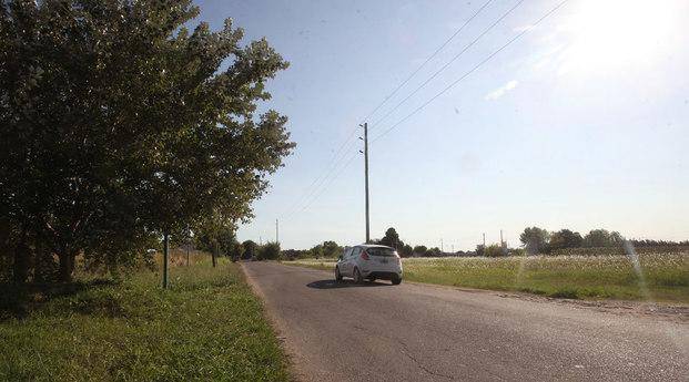 Tres motochorros asaltaron a un docente en la puerta de su casa