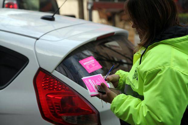 El estacionamiento medido vuelve a  funcionar en su horario habitual