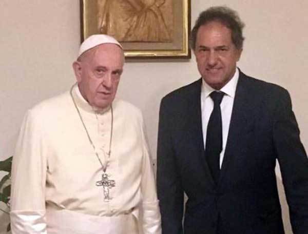 En el vaticano, junto al papa francisco