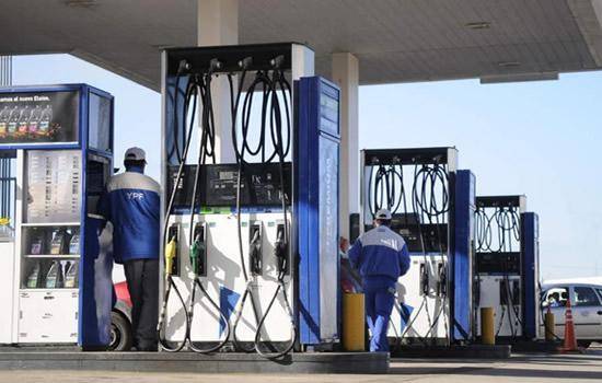 Se desreguló el mercado y subirán los combustibles por el dólar y el petróleo