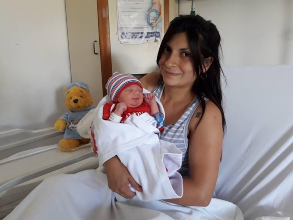 Nació Nicolás e hizo que su familia recibiera el año en el Hospital de Gonnet